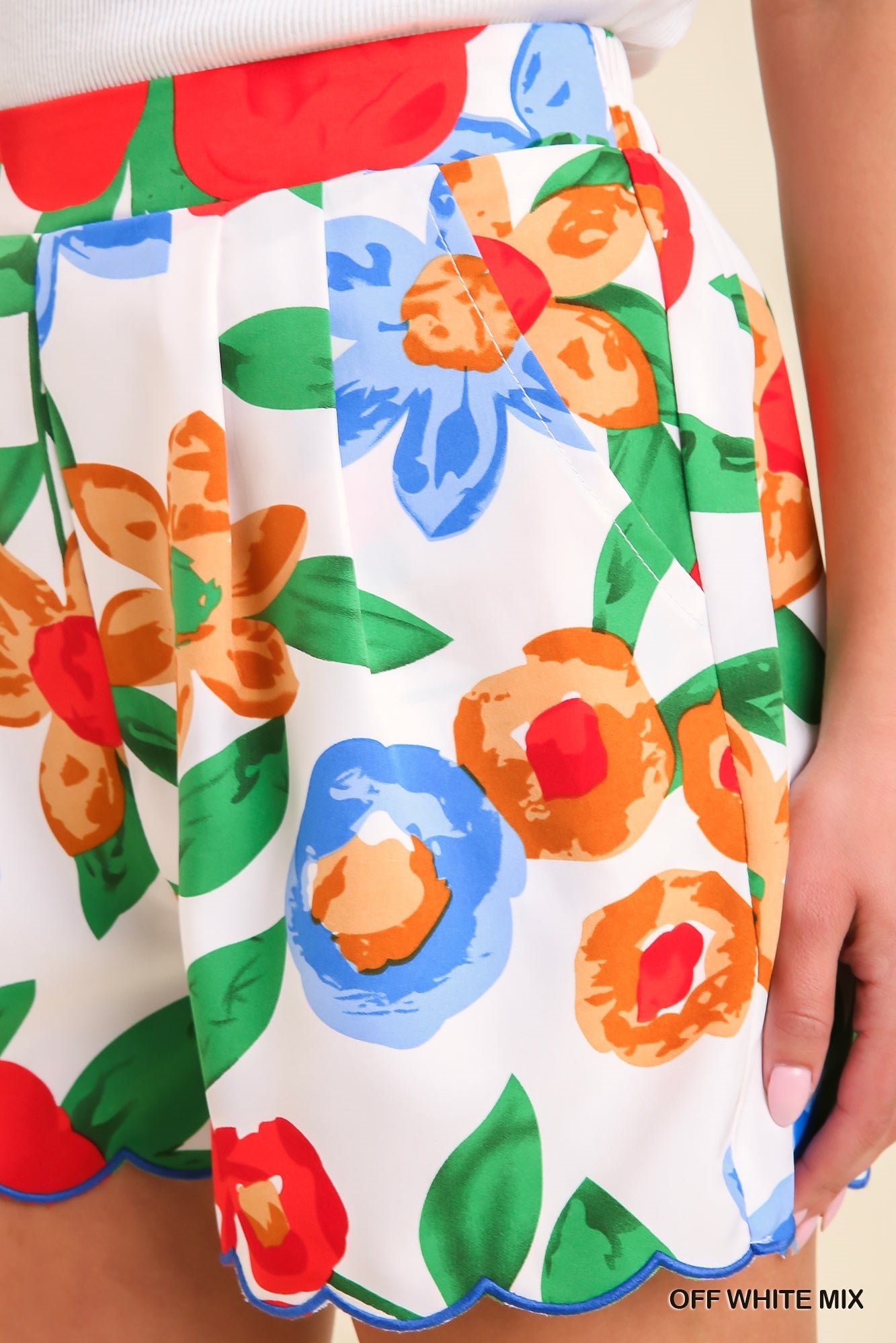 Flower Scallop Hem Short